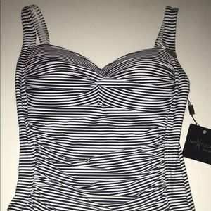Size 4 Swim super slimming NipTuck Retail $150 NWT